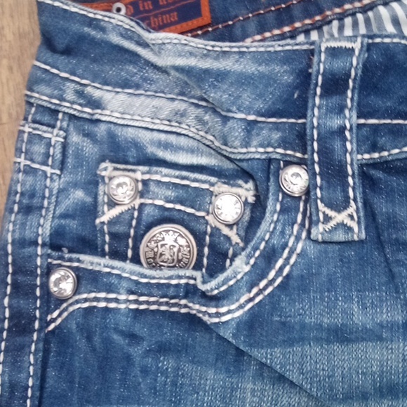 Rock Revival Women's 26 Capri Celine Bejeweled Distressed - Picture 4 of 11